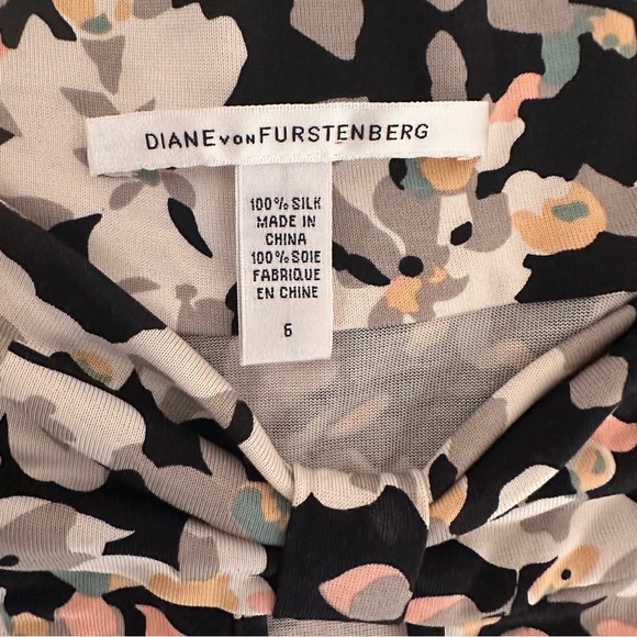 DVF Sleeveless Midi Dress Floral Pattern Neck Detail Wrap Around 100% Silk 6/M - Picture 2 of 16